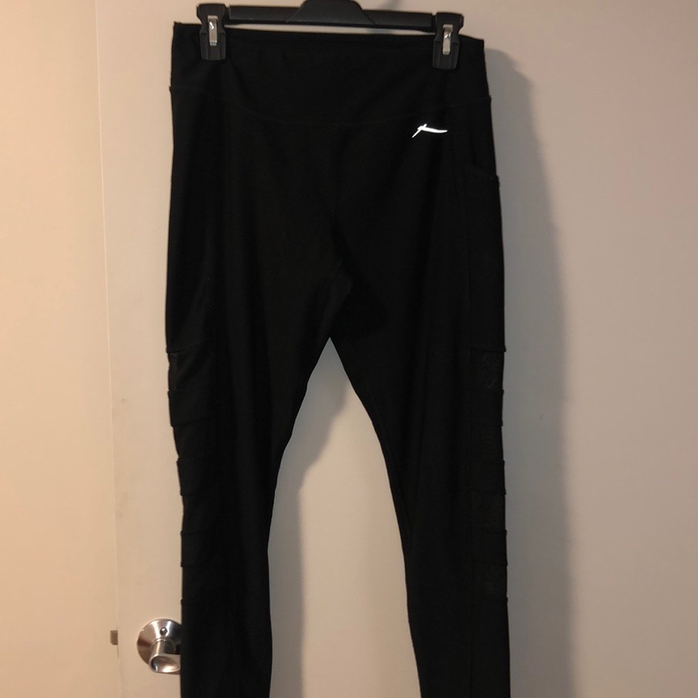 Black workout leggings